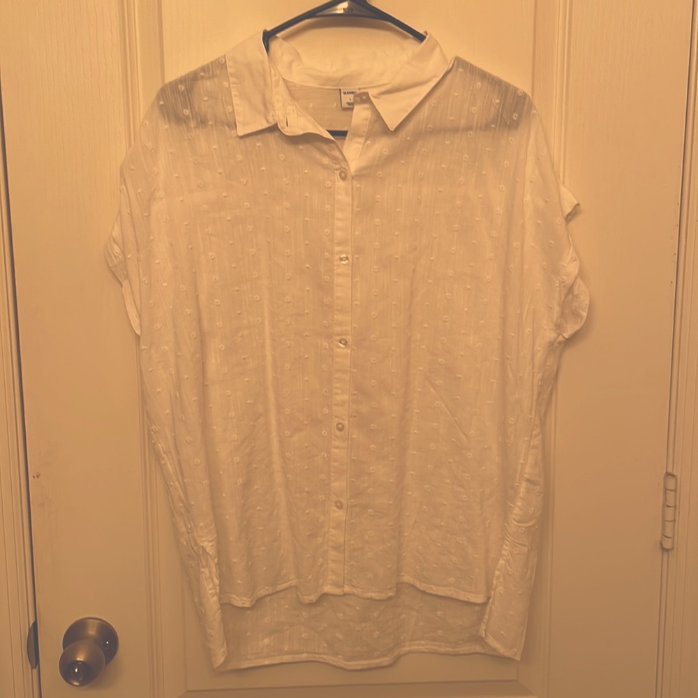 Old Navy White Button Up Shirt - flower embroidered fabric